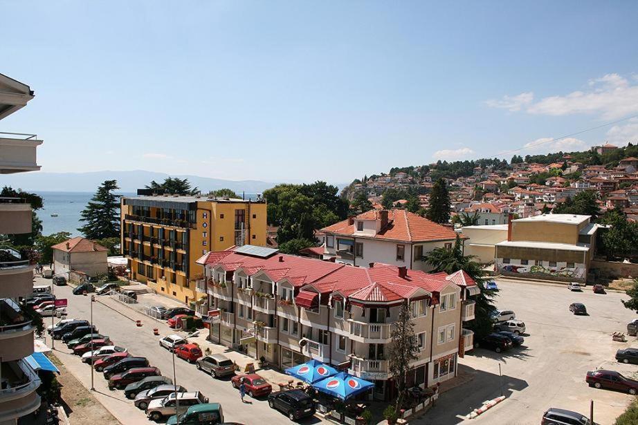 Ristevski Apartments Охрид Экстерьер фото