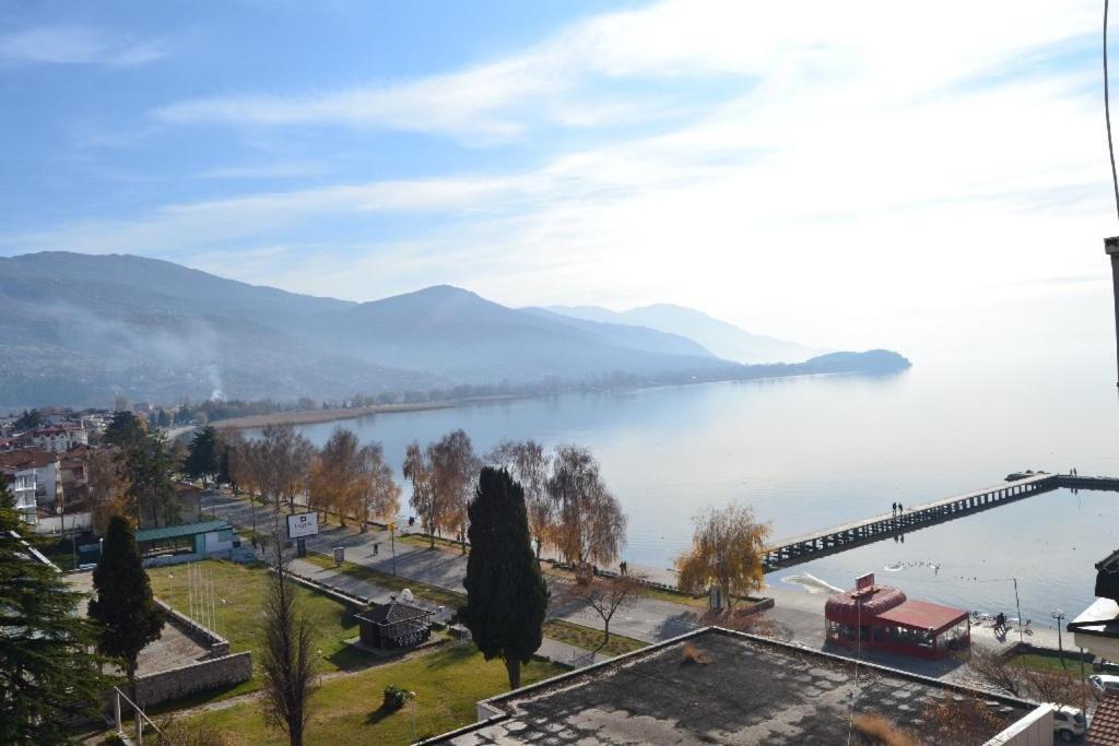 Ristevski Apartments Охрид Экстерьер фото